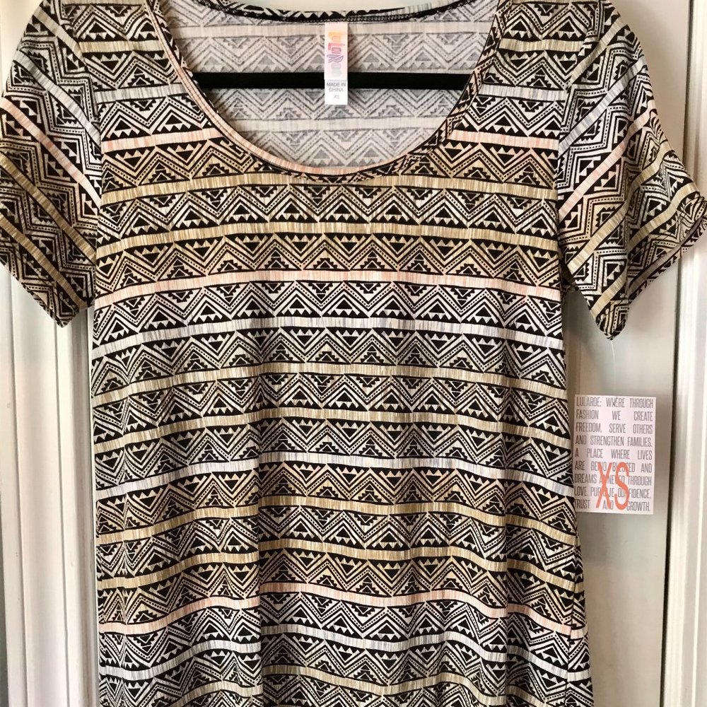 Lularoe Classic T - NWT